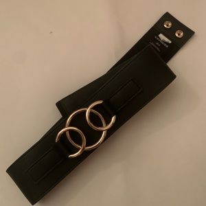 Express black and gold waist belt